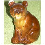 Figurin björn porslin ena örat trasigt